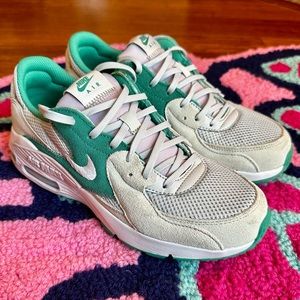Nike Air Max Excee shoes - size 8